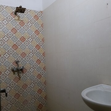 Bathroom in 2 BHK Apartment at RWA Apartments Sector 45, Sector 45 – for Rent