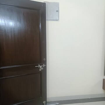 Room in 3 BHK Apartment at Nipania – for Rent