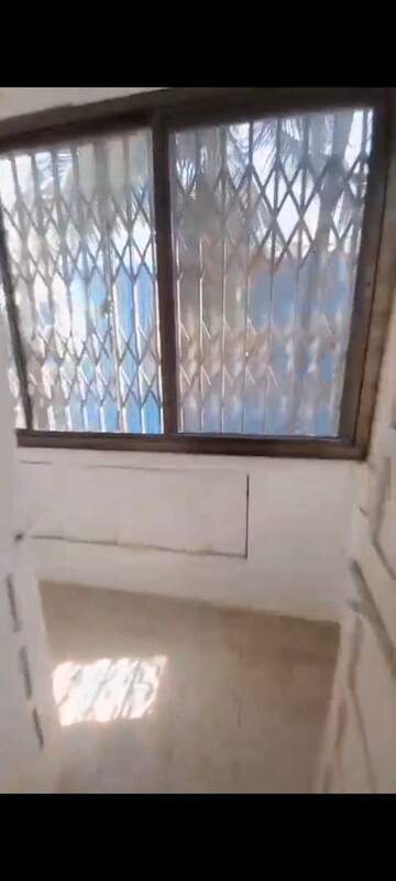 Room in 1 BHK Apartment at Govind Nagar CHS Vile Parle, Vile Parle East – for Rent