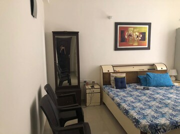 Bedroom in 3 BHK Apartment at Omaxe R2, Gomti Nagar – for Rent