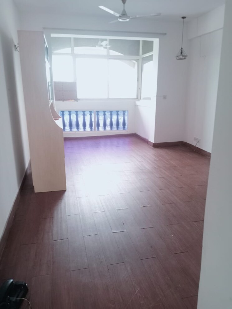 Balcony, dlf-regency-park-i 2 Bedroom 1150 Sq.Ft. Apartment In Dlf Phase iv Gurgaon 9728371