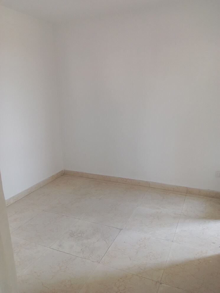 Room, vashisht-heights 3 Bedroom 750 Sq.Ft. Apartment In Sector 87 Faridabad 9728368