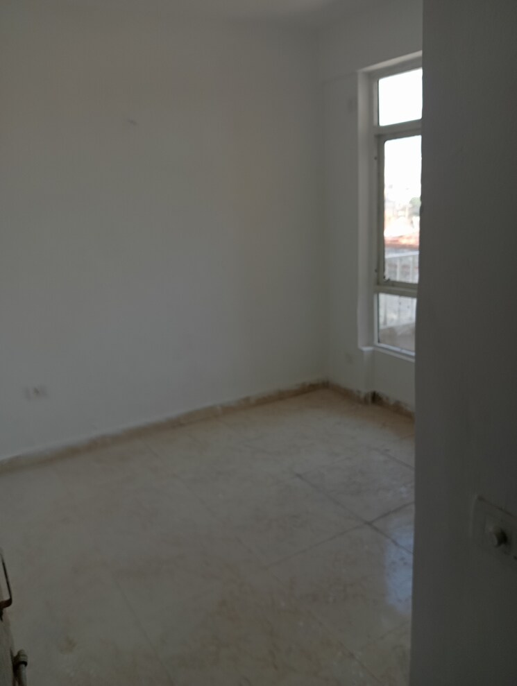 Room, vashisht-heights 3 Bedroom 750 Sq.Ft. Apartment In Sector 87 Faridabad 9728368