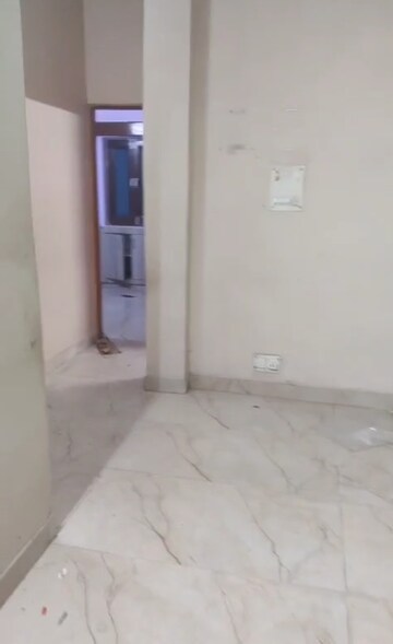 Room in 2 BHK Builder Floor at Sector 27 – for Rent