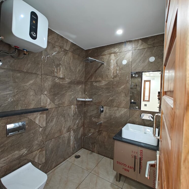 Bathroom, sector 57 3 Bedroom 1900 Sq.Ft. Builder Floor In Sector 57 Gurgaon 9728414