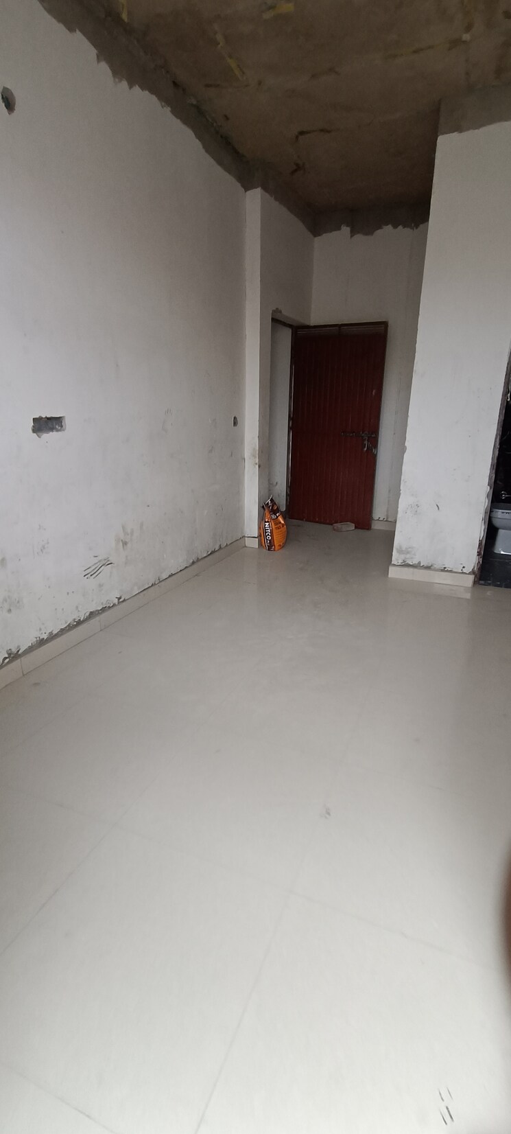 Room, baltana Commercial Showroom 321 Sq.Ft. In Baltana Zirakpur 9728418