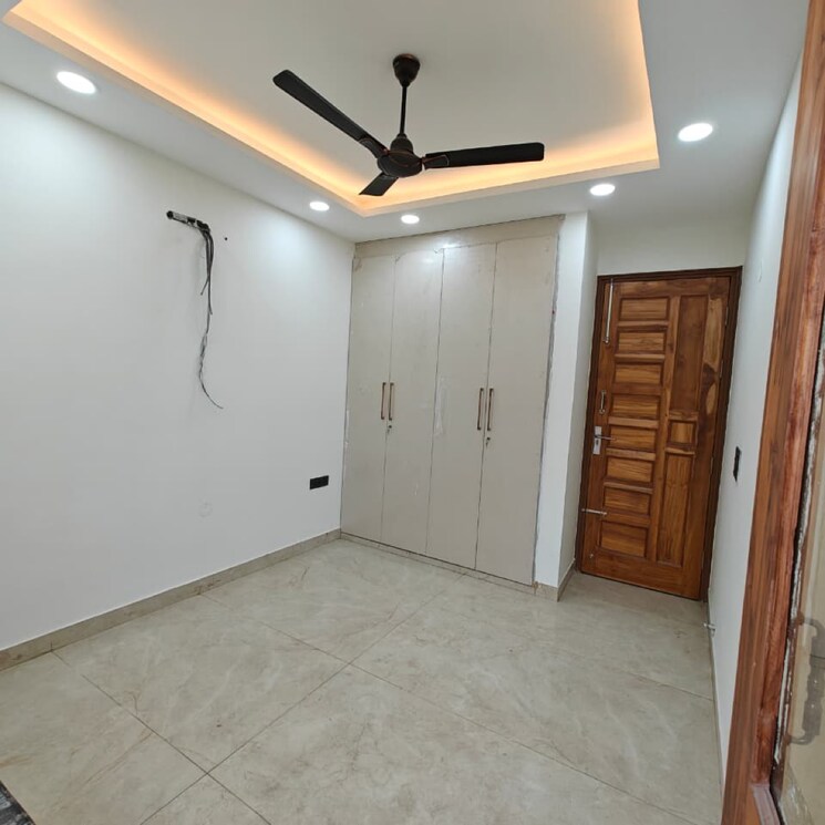 Room, sector 57 3 Bedroom 1900 Sq.Ft. Builder Floor In Sector 57 Gurgaon 9728414