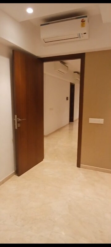 Room in 3 BHK Apartment at Hiranandani Lake Enclave Glendale, Thane West – for Sale