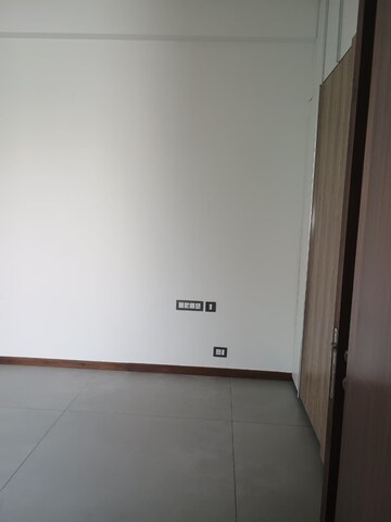 3.5 BHK Builder Floor For Sale in Unitech Nirvana Country Cedar Crest, Sector 50