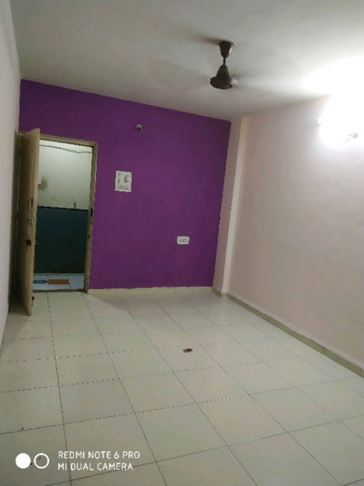 Room, shantiban-chsl 1 Bedroom 650 Sq.Ft. Apartment In Vishrantwadi Pune 9728425