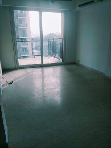 Room in 3.5 BHK Apartment at Conscient Heritage One, Sector 62 – for Rent