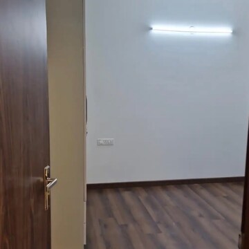 Room in 3 BHK Apartment at Hero Homes Gurgaon, Sector 104 – for Rent