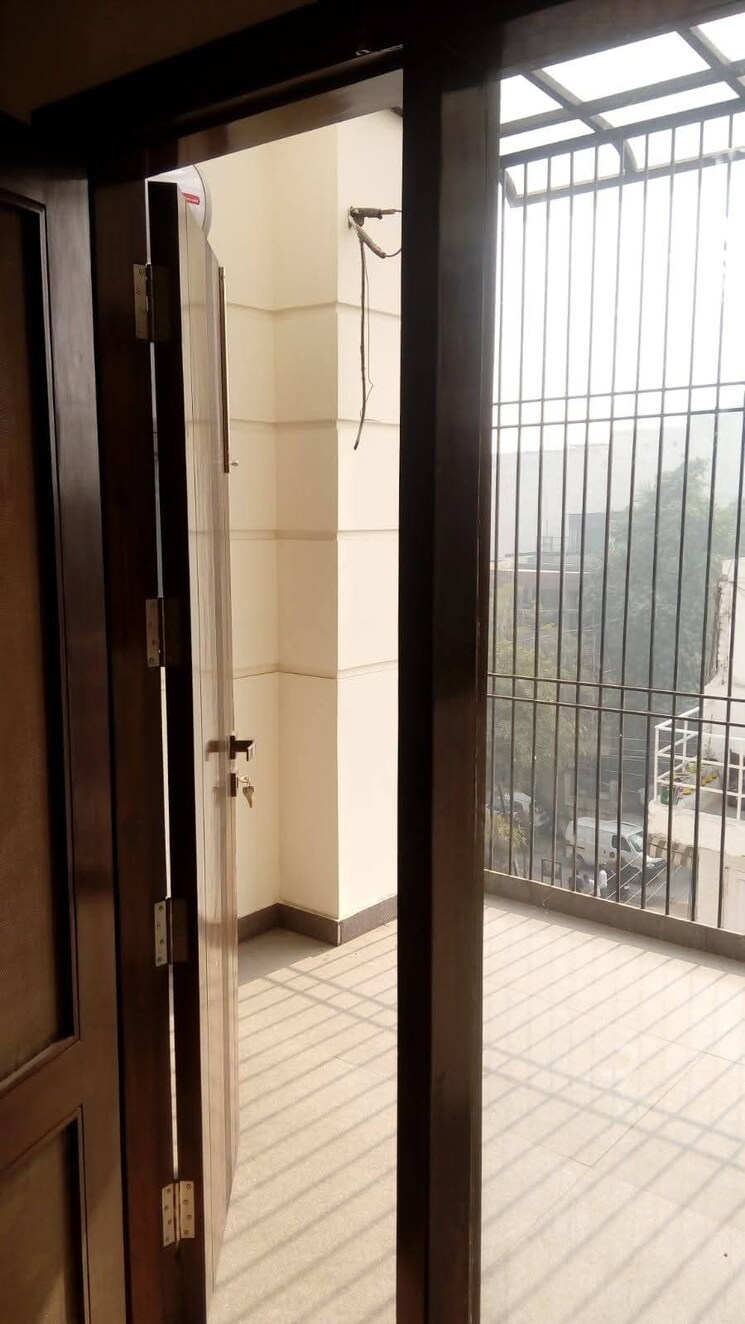 Other, saket 3 Bedroom 1600 Sq.Ft. Apartment In Saket Delhi 9728495
