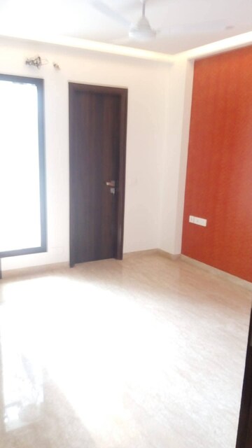 Room in 3 BHK Apartment at Saket – for Rent