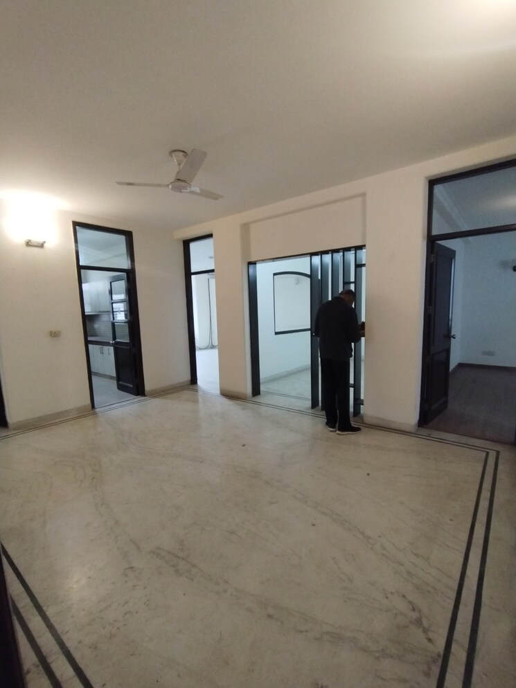 Cover Image, kalkaji 3 Bedroom 2700 Sq.Ft. Builder Floor In Kalkaji Delhi 9728501