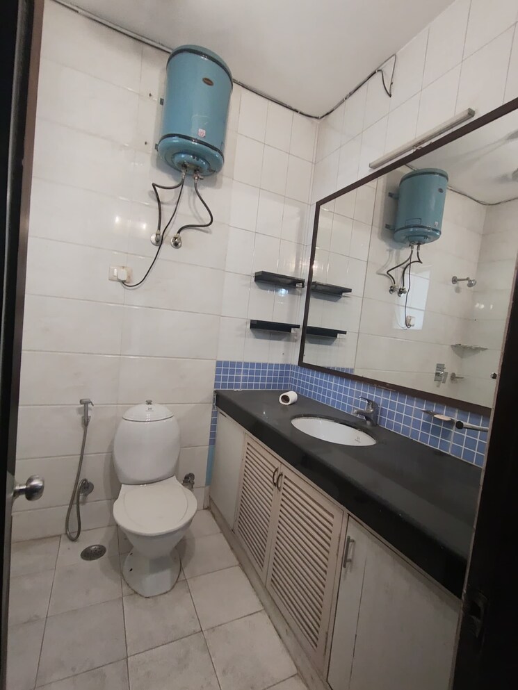 Master Bedroom, kalkaji 3 Bedroom 2700 Sq.Ft. Builder Floor In Kalkaji Delhi 9728501