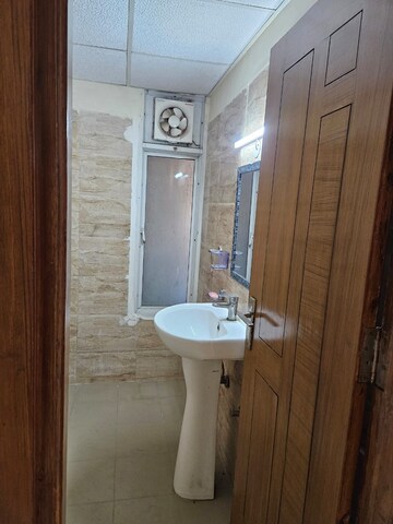 Bathroom in 4 BHK Apartment at Ajnara Homes, Sector 16b Greater Noida – for Rent