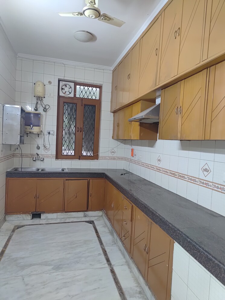 Kitchen, s-s-southend 3 Bedroom 1600 Sq.Ft. Builder Floor In Sector 49 Gurgaon 9728524