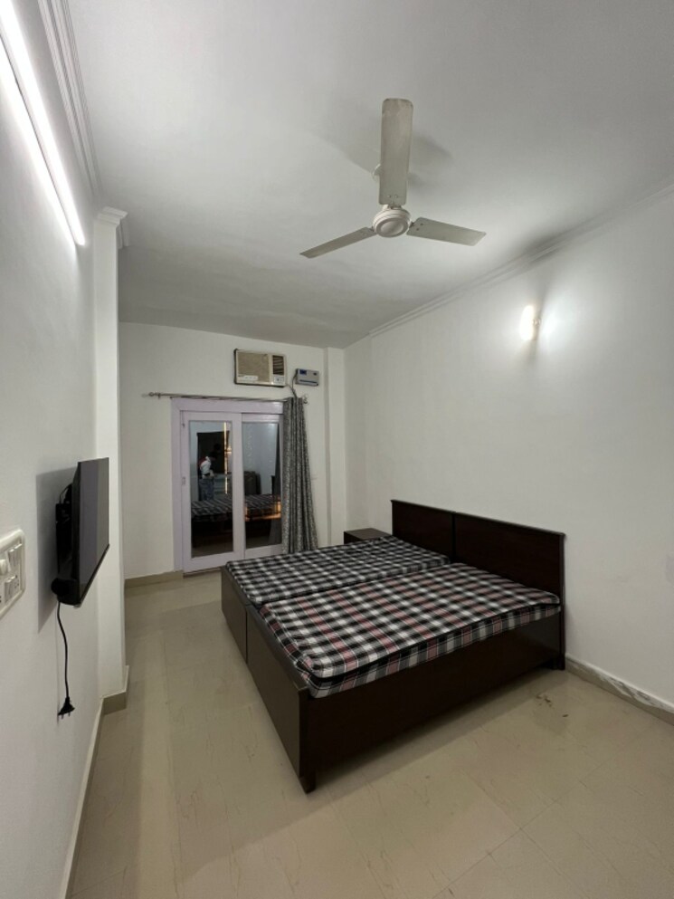 Bedroom, sector 44 1 RK 450 Sq.Ft. Builder Floor In Sector 44 Gurgaon 9728529