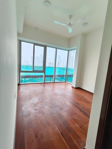 Room in 3 BHK Apartment at Piramal Aranya Arav, Byculla – for Rent