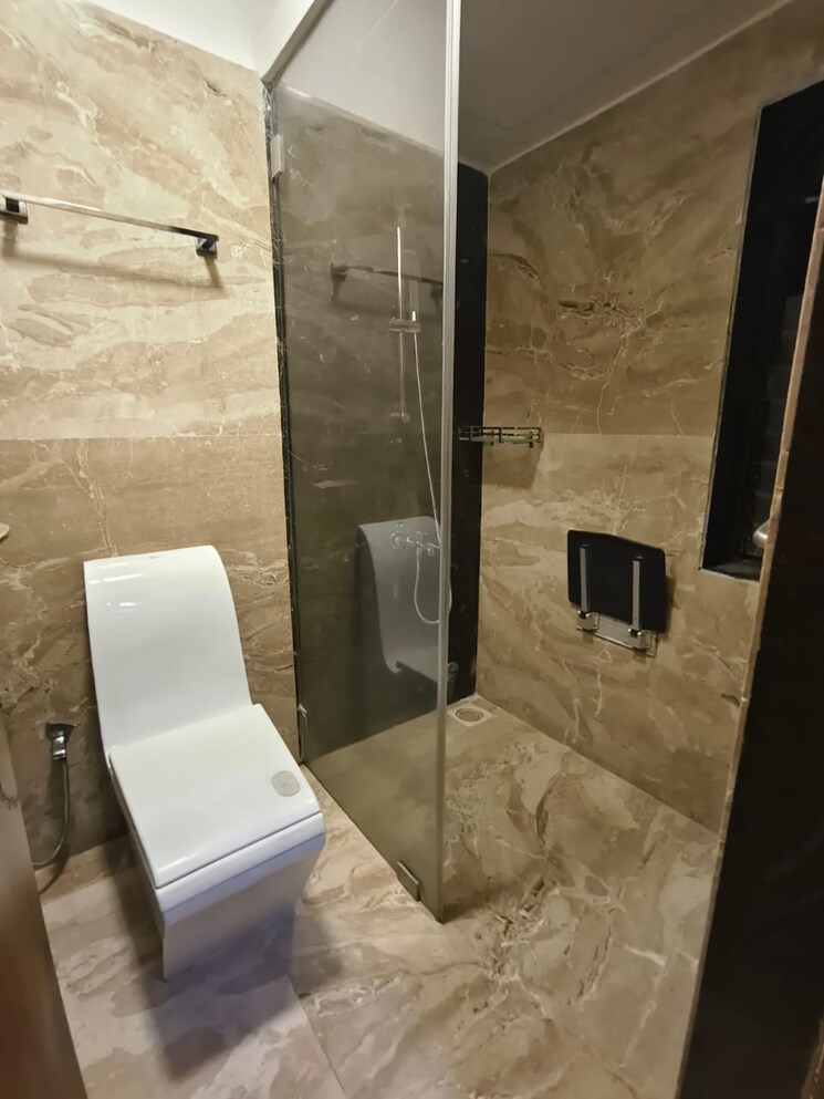 Bathroom, rustomjee-ozone 3 Bedroom 1000 Sq.Ft. Apartment In Goregaon West Mumbai 9728603
