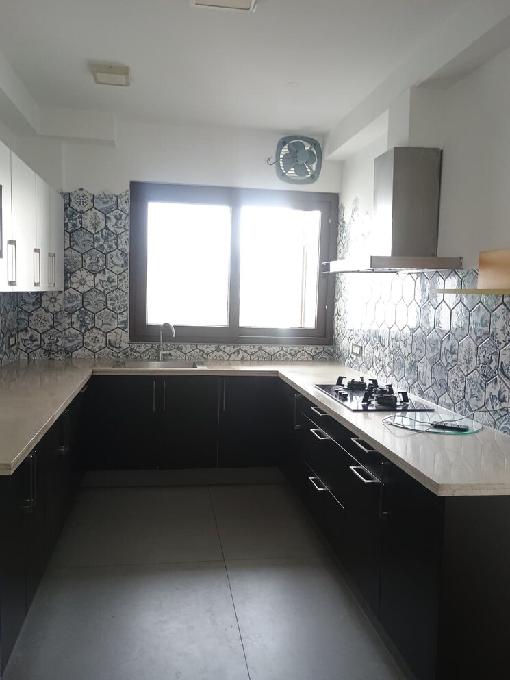 Kitchen, unitech-nirvana-country-cedar-crest 3.5 Bedroom 360 Sq.Yd. Builder Floor In Sector 50 Gurgaon 9728636