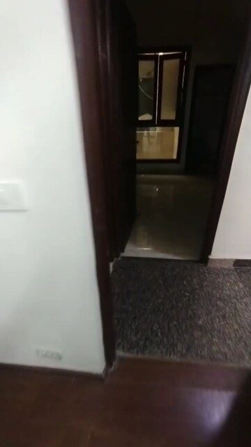 Furnished Amenities in 4 BHK Villa at Panchsheel Villas, Sector 16 Greater Noida – for Rent