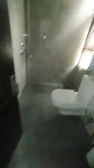 Bathroom in 4 BHK Villa at Panchsheel Villas, Sector 16 Greater Noida – for Rent