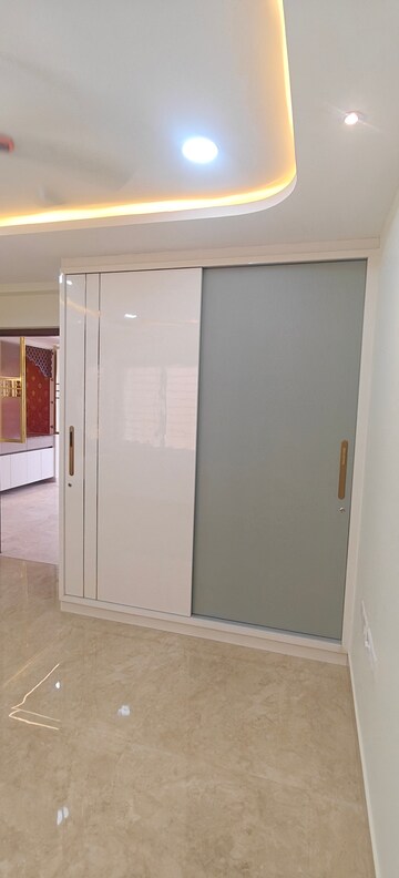 Room in 3 BHK Apartment at Aditya Empress Heights, Shaikpet – for Rent