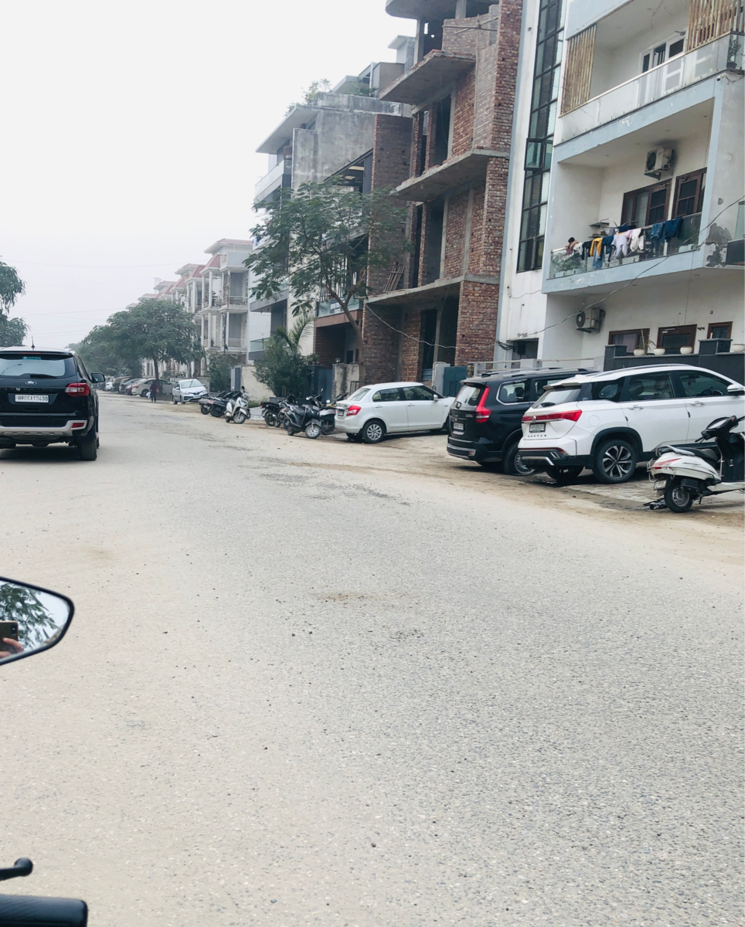  Parking, sector 24 3 Bedroom 250 Sq.Yd. Builder Floor In Sector 24 Panipat 9728684