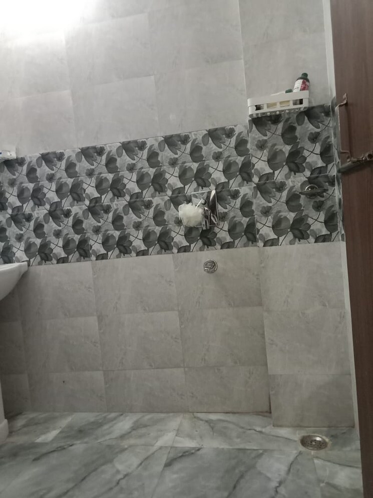 Bathroom, saket 1 Bedroom 450 Sq.Ft. Builder Floor In Saket Delhi 9728698