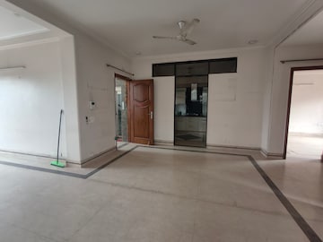 Room in 3 BHK Apartment at Ardee City, Sector 52 – for Rent