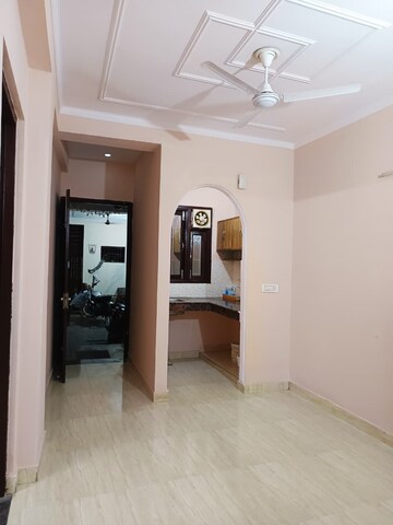 Room in 2 BHK Builder Floor at Saket – for Rent