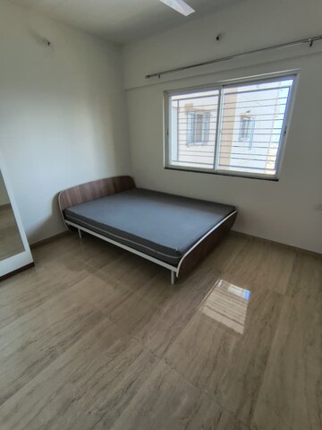 Room in 1 BHK Apartment at VTP Cygnus, Kharadi – for Rent