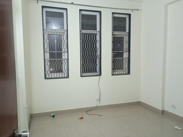 Room, sector 14 dwarka 2 Bedroom 1200 Sq.Ft. Apartment In Sector 14 Dwarka Delhi 9728764