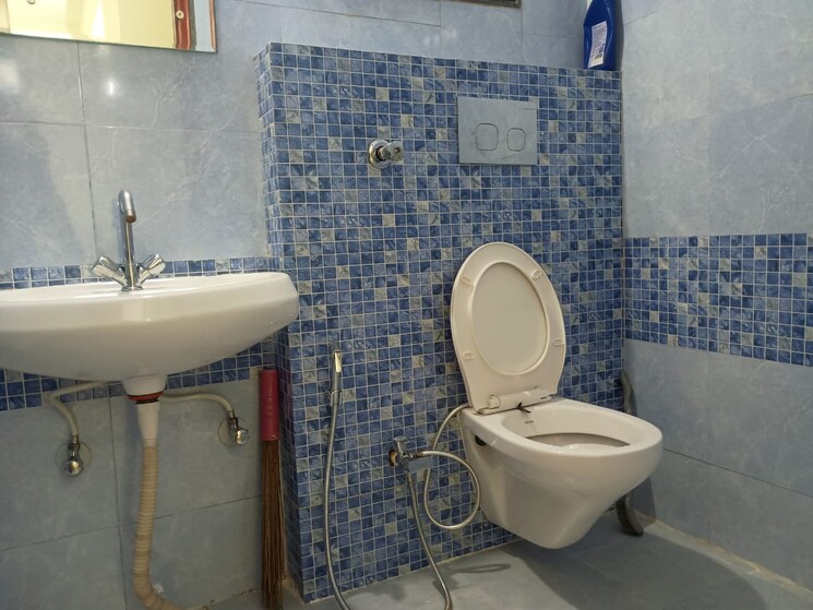 Bathroom, sector 14 dwarka 2 Bedroom 1200 Sq.Ft. Apartment In Sector 14 Dwarka Delhi 9728764
