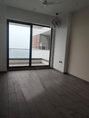 4 BHK Apartment For Rent in Mahagun Mezzaria, Sector 78