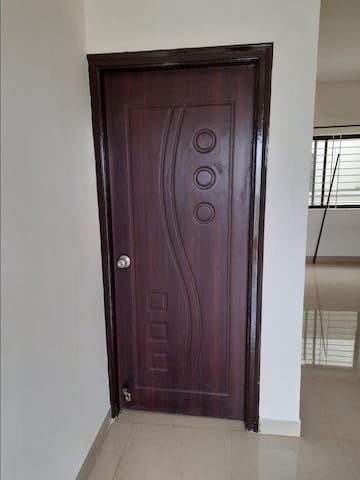 Room in 2 BHK Apartment at Shri Abhiram Emerald Creek, Hsr Layout – for Rent
