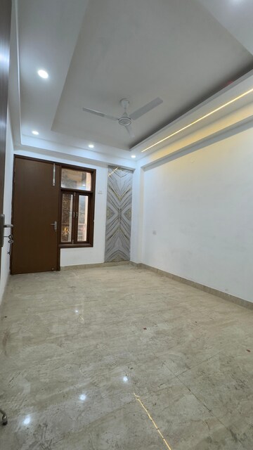 Room in 2 BHK Builder Floor at Chattarpur – for Rent