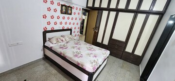 Bedroom in 2 BHK Apartment at Dahisar West – for Rent