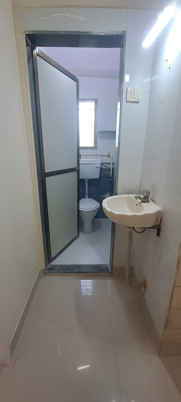 Bathroom, neha-chs 1 Bedroom 445 Sq.Ft. Apartment In Malad West Mumbai 9728911