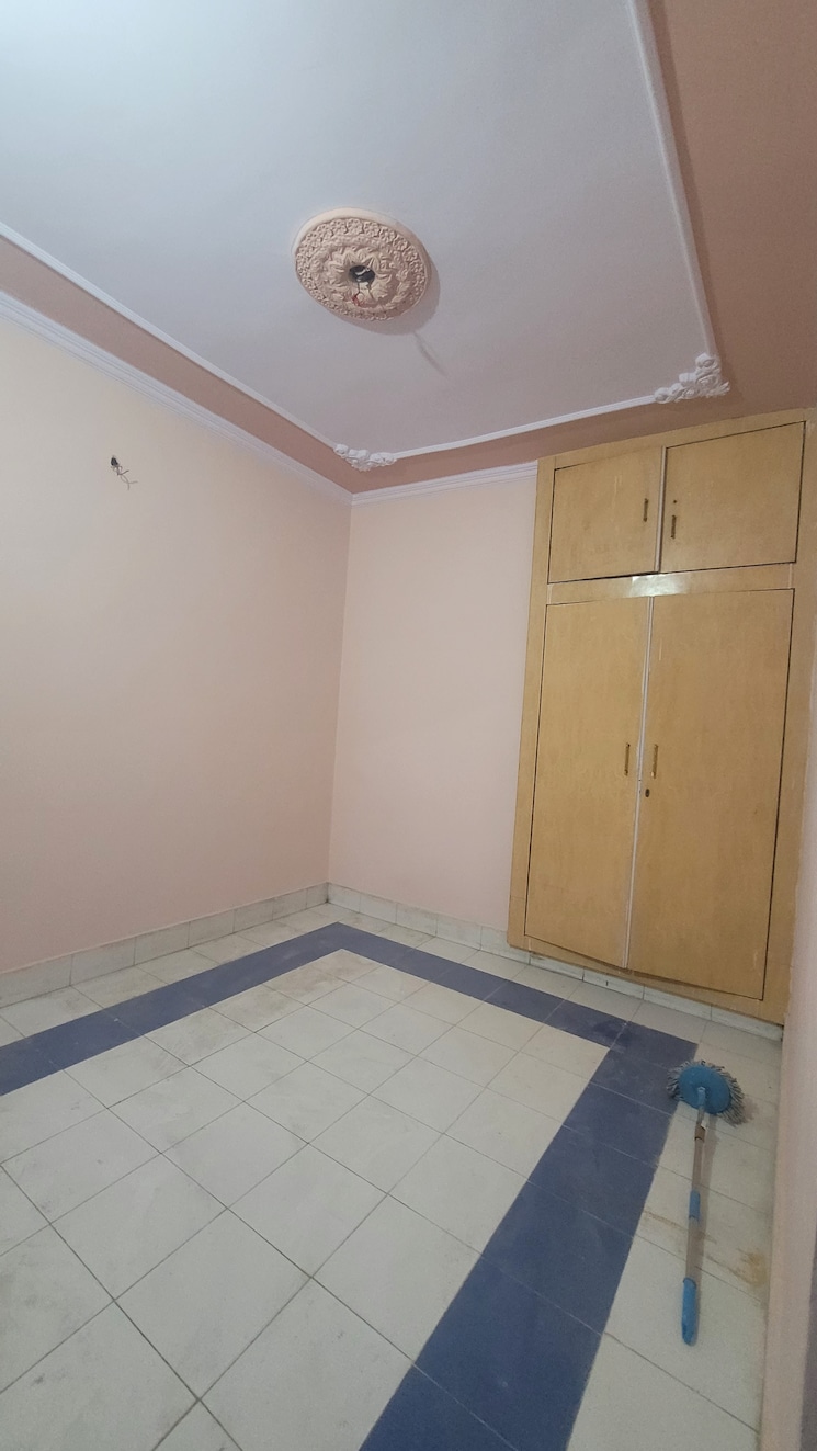 Room, gtb enclave 3 Bedroom 900 Sq.Ft. Apartment In Gtb Enclave Delhi 9728906