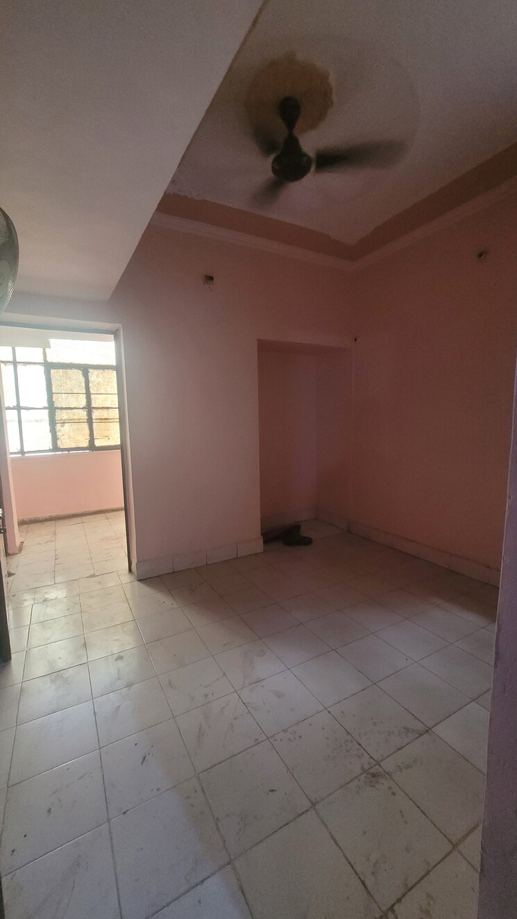 Room, gtb enclave 3 Bedroom 900 Sq.Ft. Apartment In Gtb Enclave Delhi 9728906