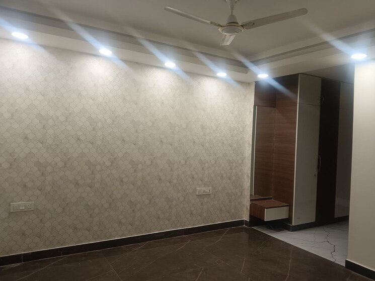 Room, sector 51 3 Bedroom 2200 Sq.Ft. Builder Floor In Sector 51 Gurgaon 9728914