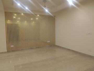 Room in 3 BHK Builder Floor at Sector 51 – for Rent