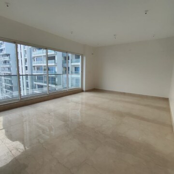 Room in 4 BHK Apartment at Sheth Avalon Phase 2, Laxmi Nagar – for Sale