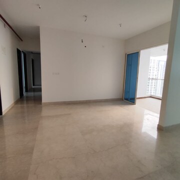 Room in 4 BHK Apartment at Sheth Avalon Phase 2, Laxmi Nagar – for Sale