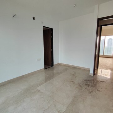 Room in 4 BHK Apartment at Sheth Avalon Phase 2, Laxmi Nagar – for Sale