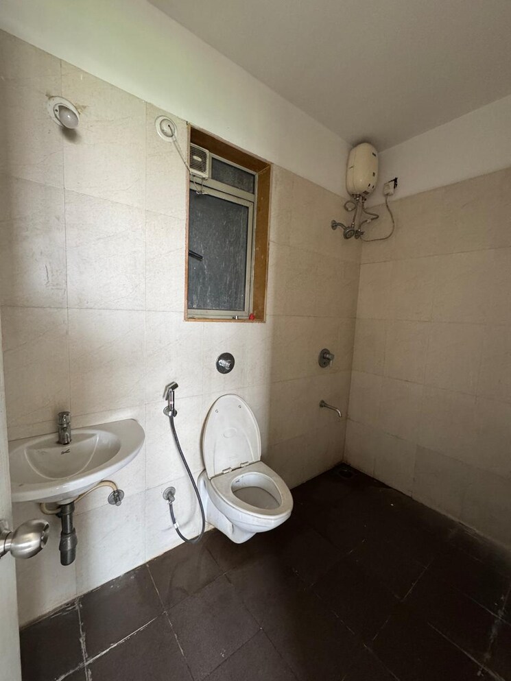 Bathroom, lodha-casa-bella-gold 2 Bedroom 750 Sq.Ft. Apartment In Dombivli East Thane 9728941