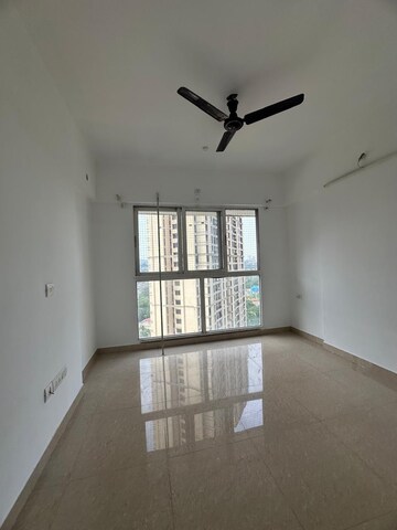 Room in 3 BHK Apartment at The Wadhwa Platina, Kolshet Road – for Sale